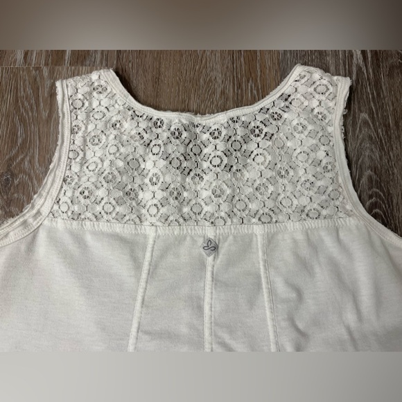 𝅺PRANA lace trimmed white tank, size small. - Picture 4 of 7
